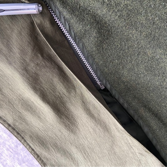 ‼️SOLD‼️ Vintage long olive green belted trench coat - Picture 7 of 8